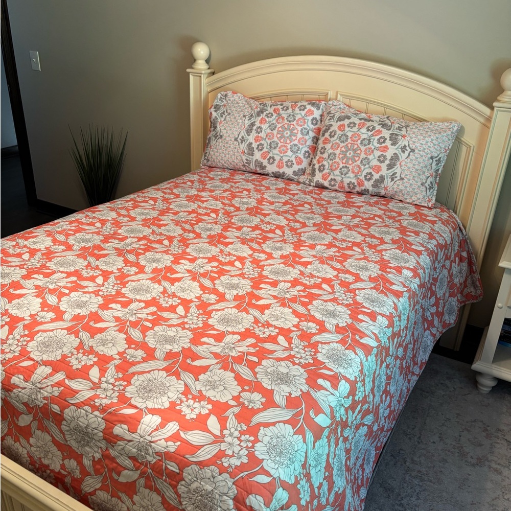 Floral Coral and White Bedding Set